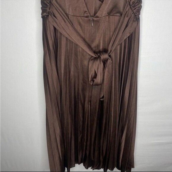 Xscape by Joanna Chen Brown Pleated Sleeveless Cocktail Formal Embellished 14 - Picture 10 of 12